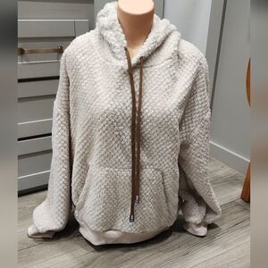 Cozy Cream Textured Hoodie LIKE NEW